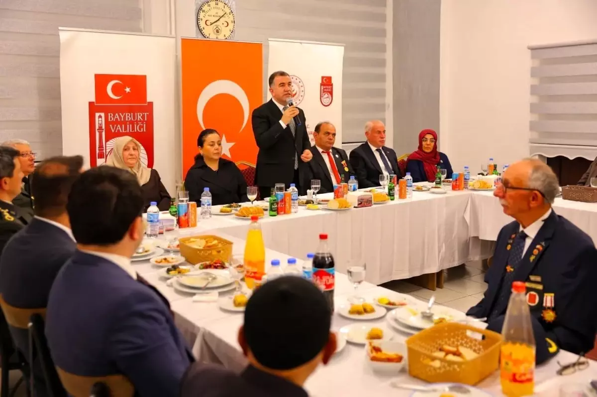 Bayburt'ta Gaziler Günü Kutlaması: Şehit Aileleri ve Gazilere Onur Yemeği