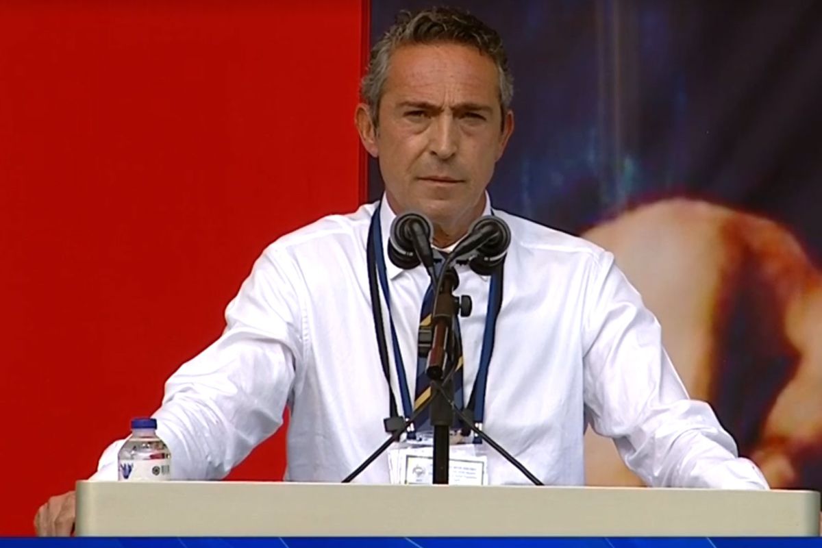 Böylesini beklemiyordu! Ali Koç'a sahneye çıktığı anda büyük tepki