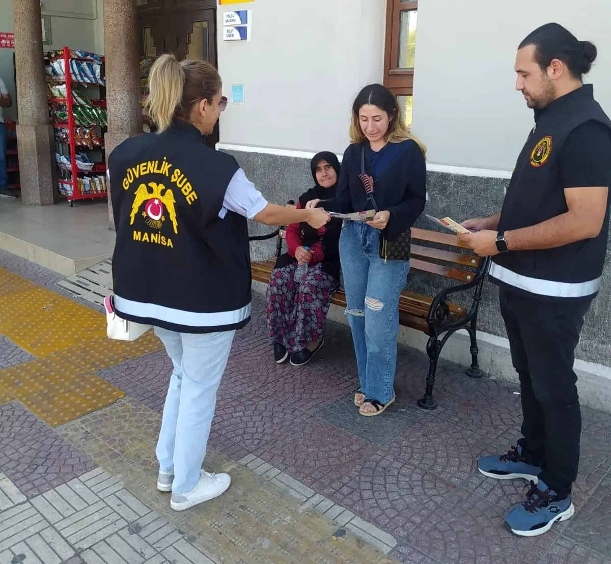 Manisa'da 'Güvenli Üniversite' Projesi ile 2,500 Öğrenciye Güvenlik Bilgilendirmesi