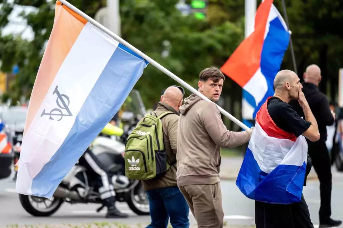 Hollanda'da Göçmenlik Karşıtı Protestolarda Şiddet