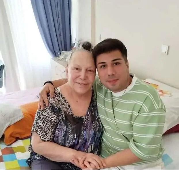 huzurevinde kaliyor ruhsar in gozum ablasi son 19068870 2389 m