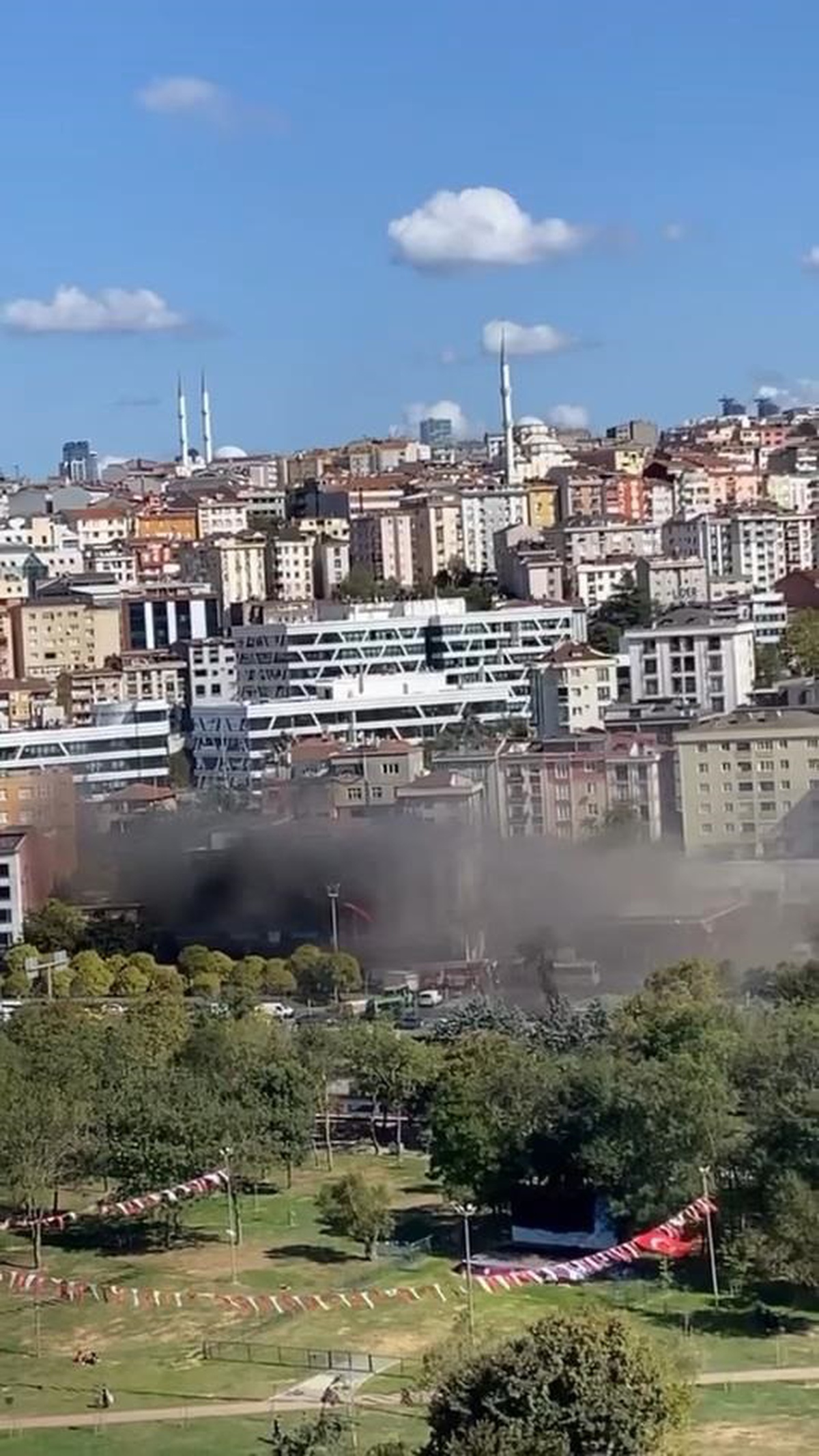 Kağıthane'de iş yerinde yangın-1