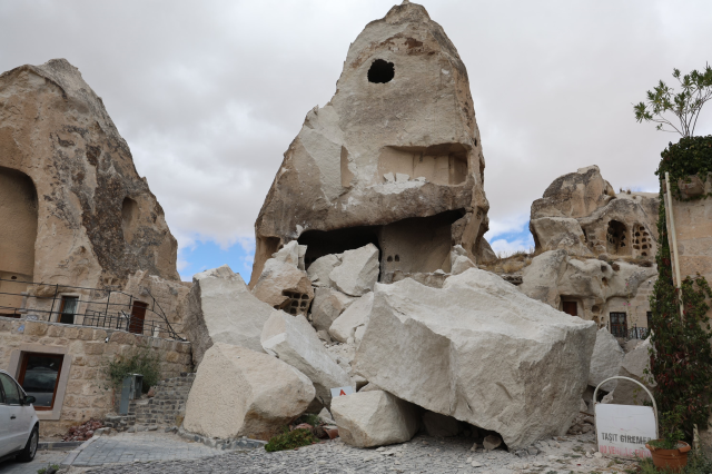 kapadokya da peribacasi aniden yikildi 19068388 5535 m
