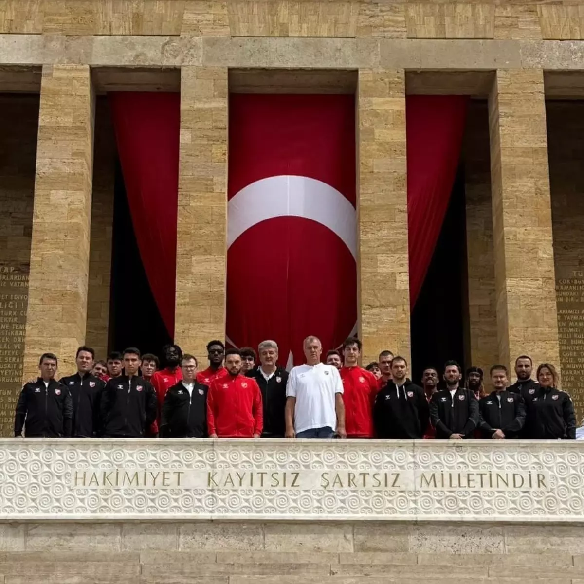 Karşıyaka, Anıtkabir'i Ziyaret Etti