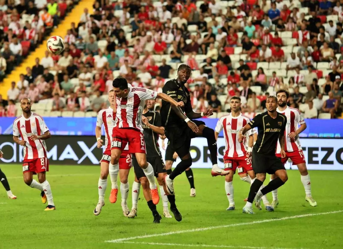 Trendyol Süper Lig'de Antalyaspor ile Kayserispor Beraberlikte Kaldı