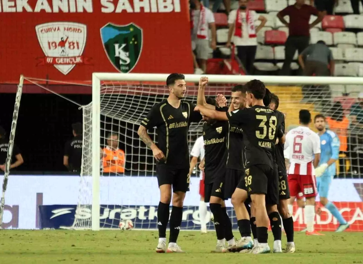Trendyol Süper Lig'de Antalyaspor ve Kayserispor 1-1 Berabere Kaldı
