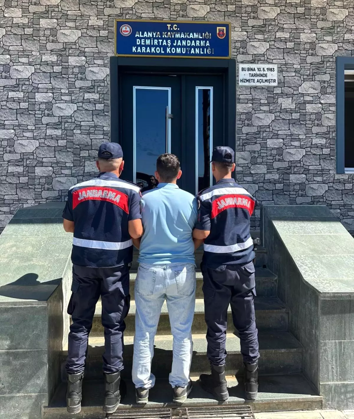 Alanya'da Orman Yangınlarıyla İlgili Provokatif Paylaşım Yapan Şahıs Yakalandı