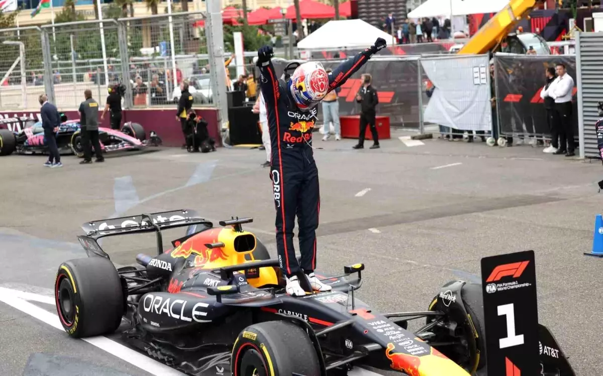 Max Verstappen Azerbaycan Grand Prix'sini Kazandı