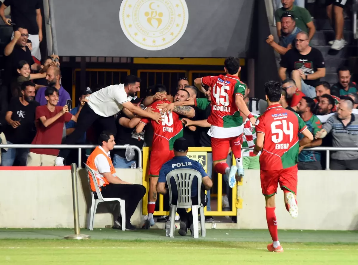 Karşıyaka, Balıkesirspor'u 2-1 Mağlup Ederek Üst Üste 3. Galibiyetini Aldı