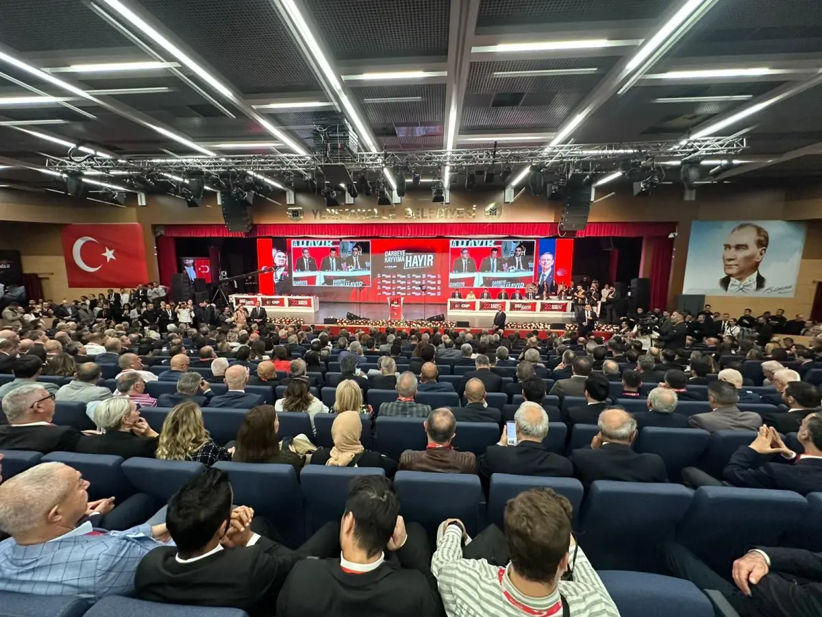 CHP 22. Olağanüstü Kurultayı Ankara'da Toplandı
