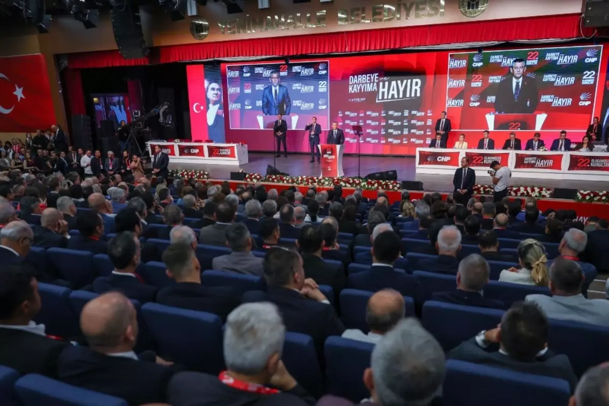 CHP'nin 22. Olağanüstü Kurultayı'nda PM ve YDK listeleri belli oldu