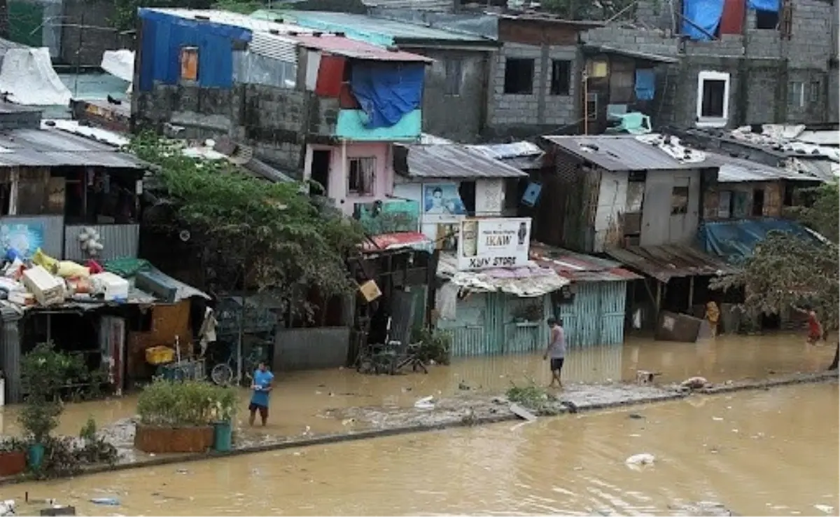 Filipinler'de 'Ragasa' Tayfunu ile Sel Riski Uyarısı