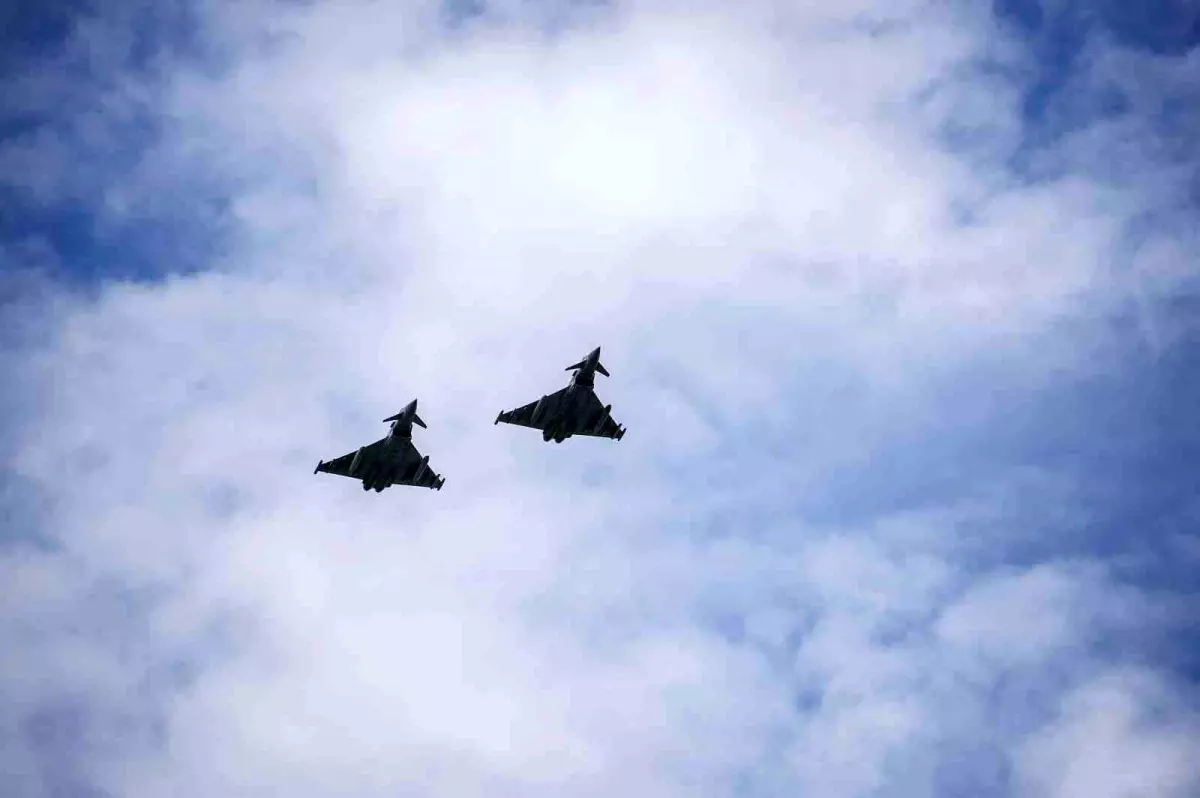 İngiltere, Rusya'nın Hava Sahası İhlalinin Ardından NATO Operasyonuna Katıldı