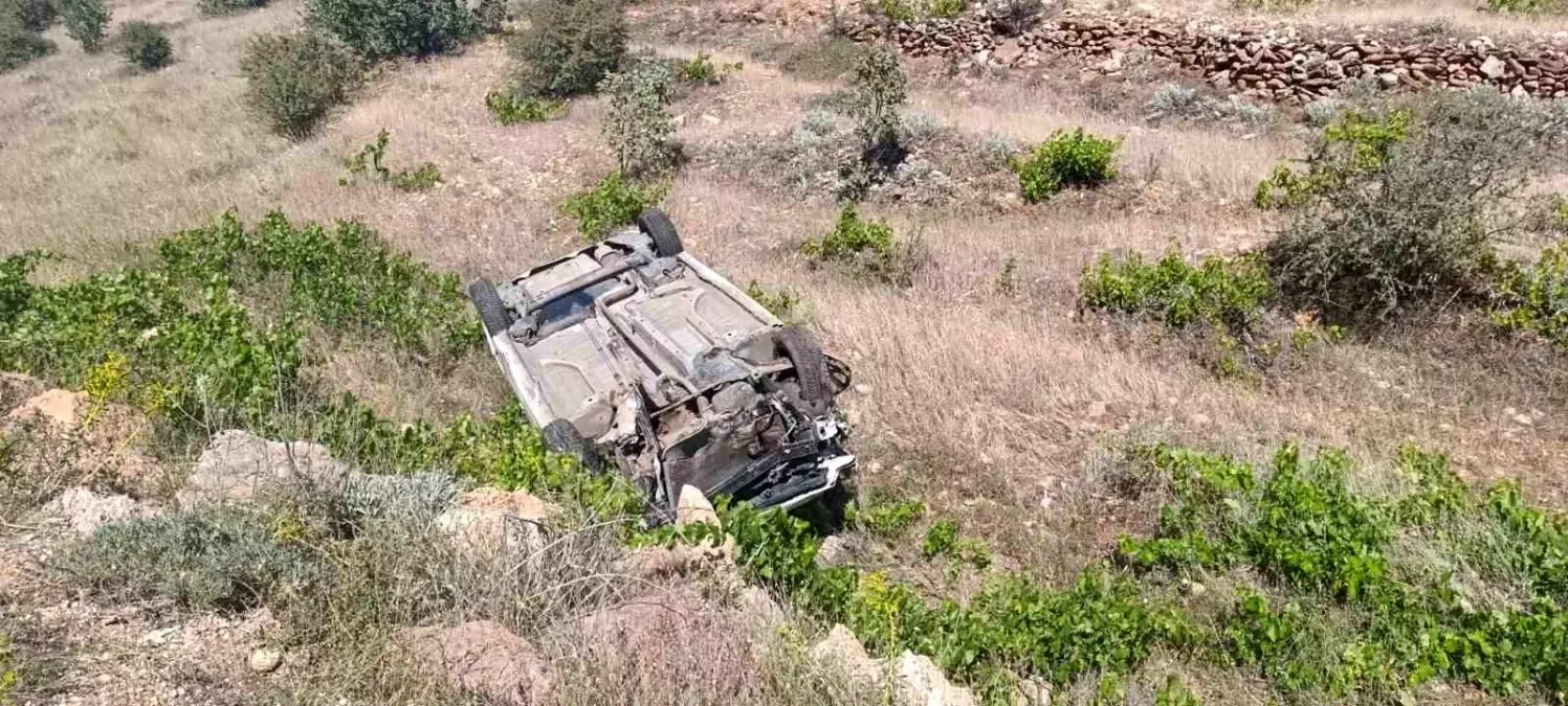 Batman'da Takla Atan Otomobilden Sürücü Şans Eseri Kurtuldu