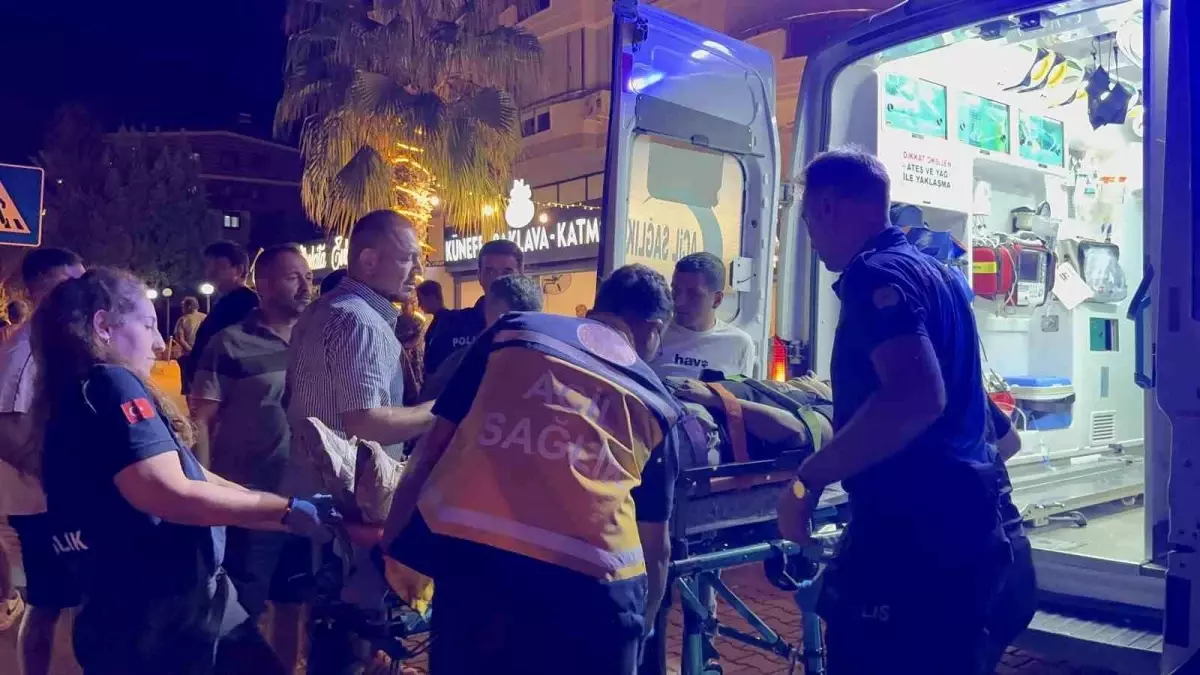 Gazipaşa'da Motosiklet-Otomobil Çarpışması: 1 Yaralı