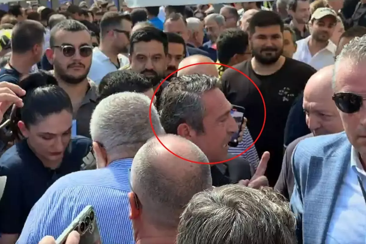 Oy kullanmaya giden Ali Koç'un zor anları: Aman, aman..
