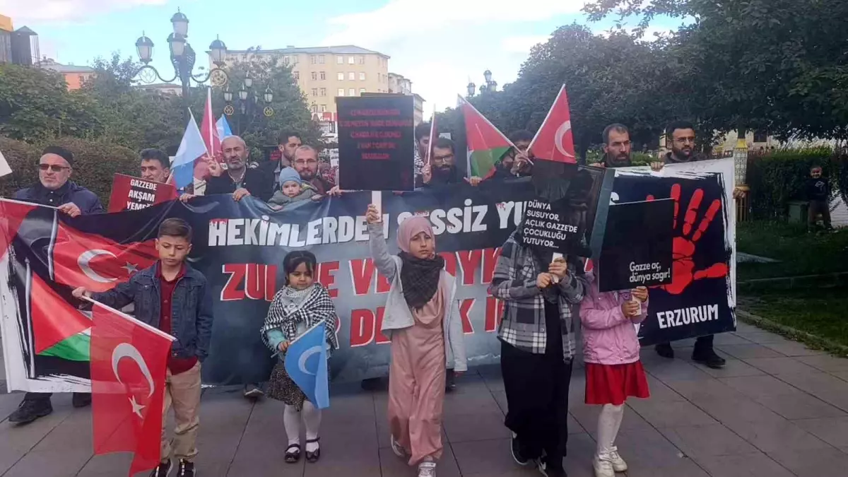 Erzurum'da Sağlık Çalışanlarından Gazze İçin Sessiz Yürüyüş