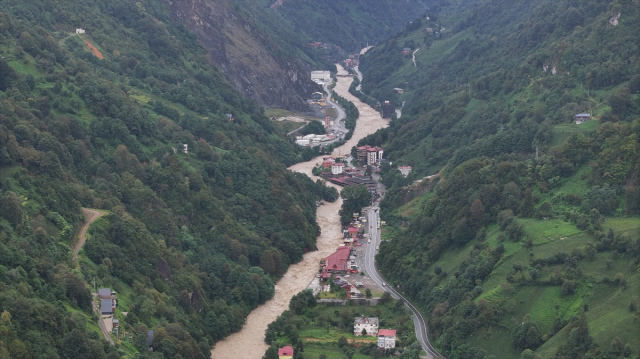 selin vurdugu 4 ile turuncu kodlu uyari dere 19070879 4413 m