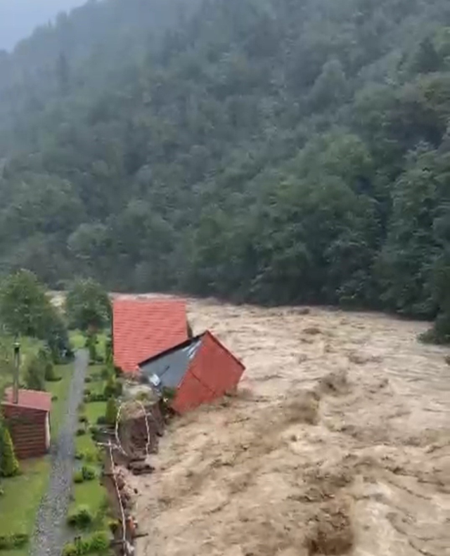 selin vurdugu 4 ile turuncu kodlu uyari dere 19070879 7340 m