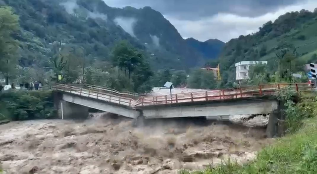 selin vurdugu 4 ile turuncu kodlu uyari dere 19070879 8892 m