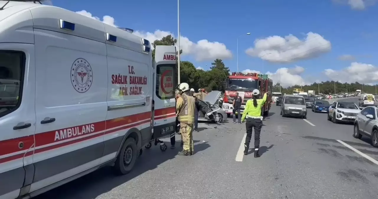 Şile Otoyolu'nda Trafik Kazası: 4 Yaralı