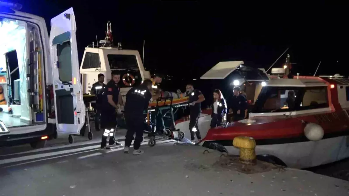 Büyükada'da Gece Saatlerinde Tekne Kazası: 1 Yaralı