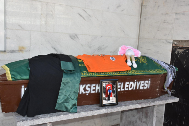 uzerine koltuk dusen 9 yasindaki ebrar hayatini 19070884 8158 m