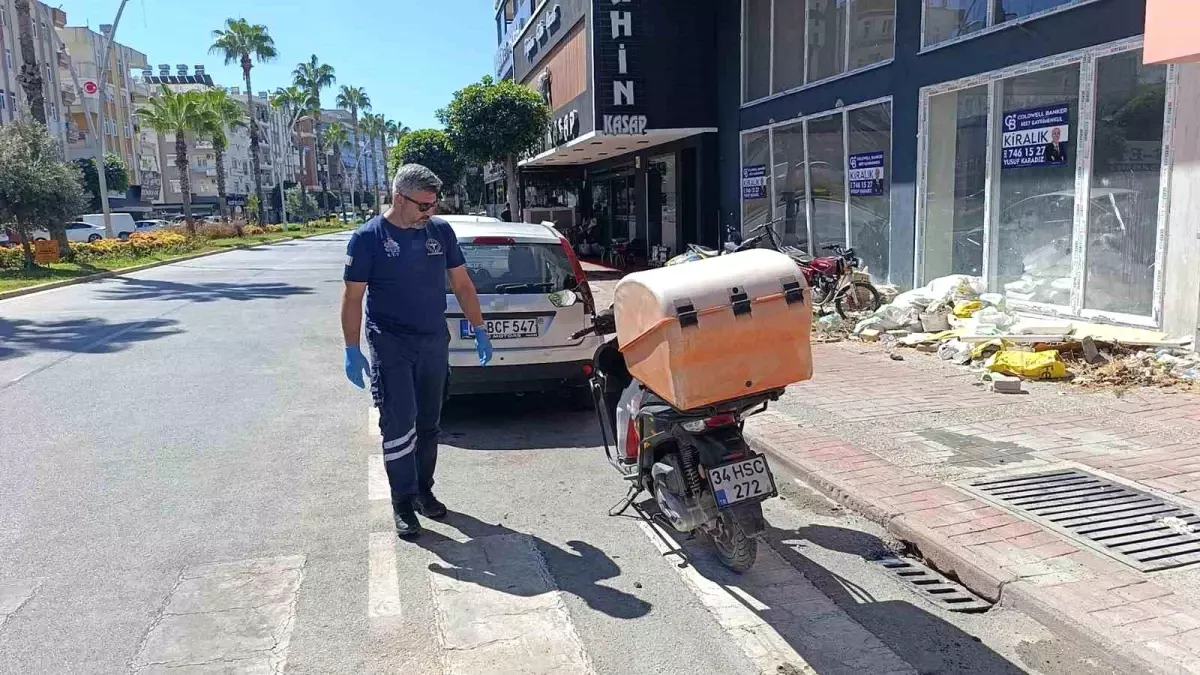 Antalya'da Yaya Geçidinde Kaza: Motosiklet Sürücüsü Yaralandı