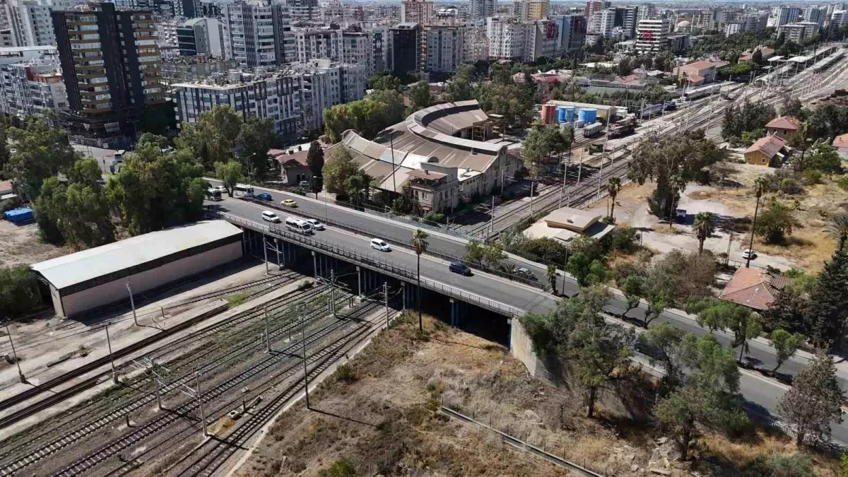 Adana'da Kasım Gülek Köprüsü Yıkılacak