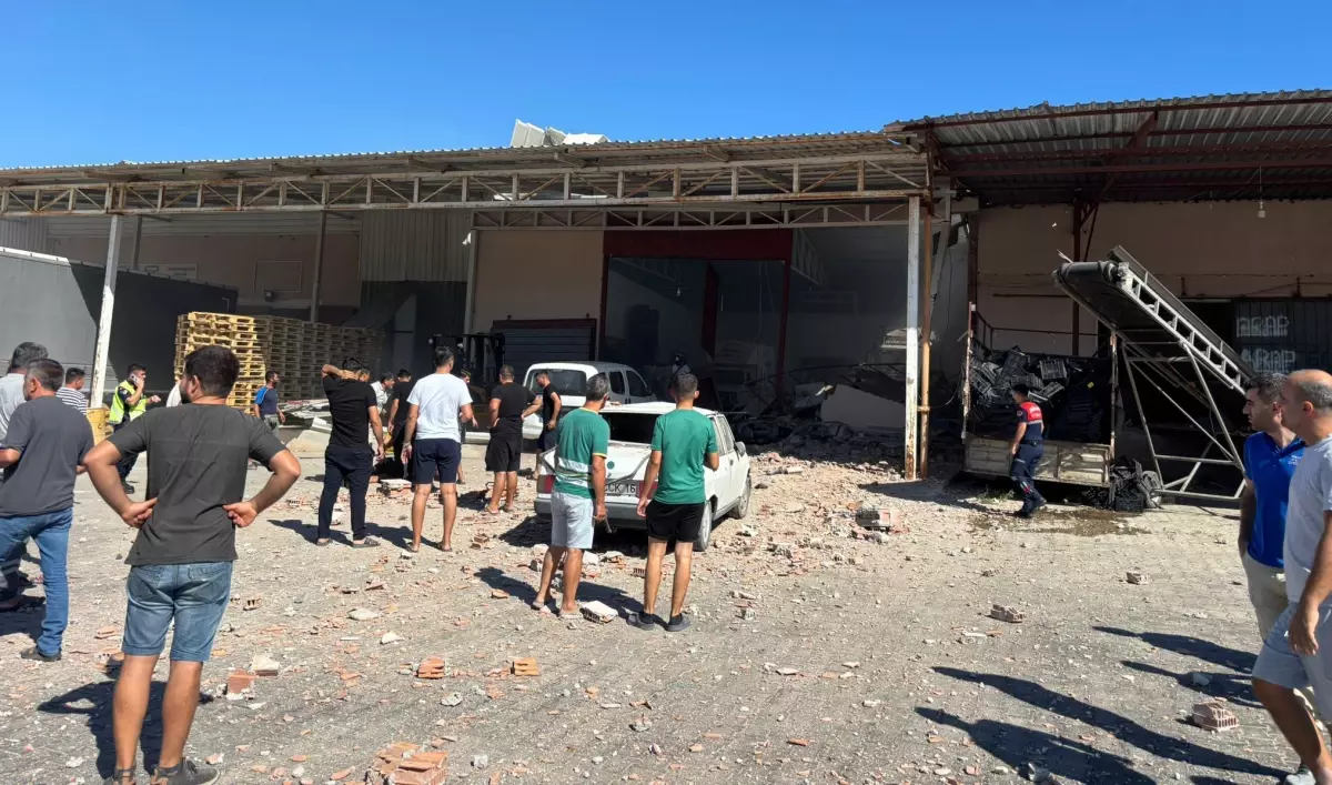 Demre Toptancı Halinde Patlama: Yaralılar Var