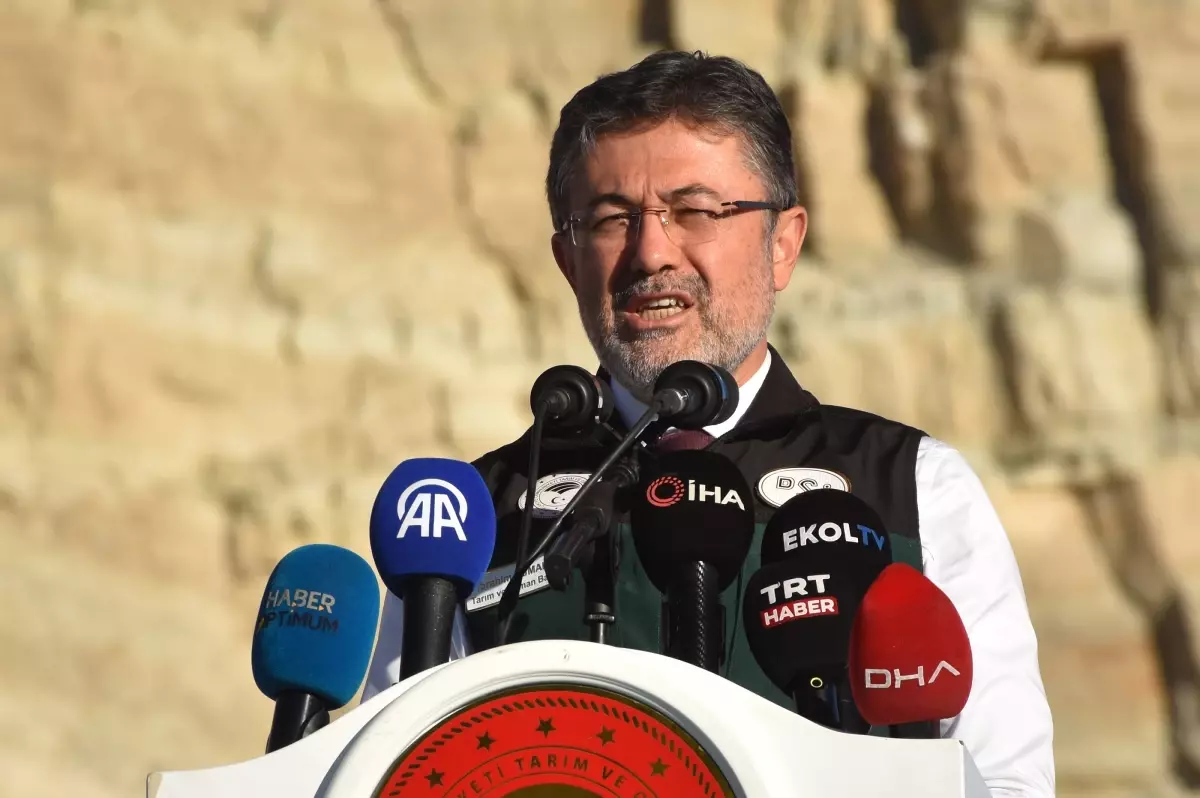 Bakan Yumaklı: Modern Sulamayı Yaygınlaştırmak İçin Çalışıyoruz