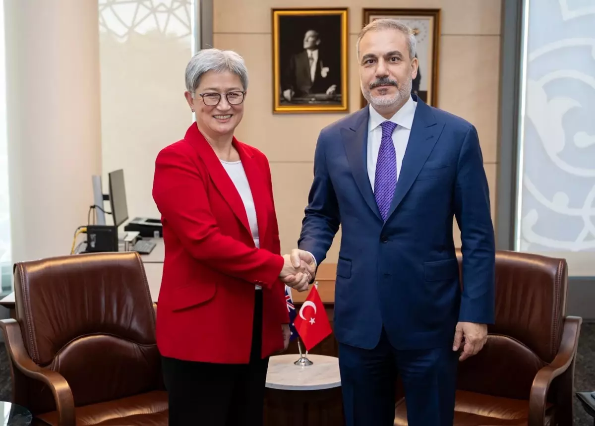 Hakan Fidan, Avustralya Dışişleri Bakanı ile Görüştü