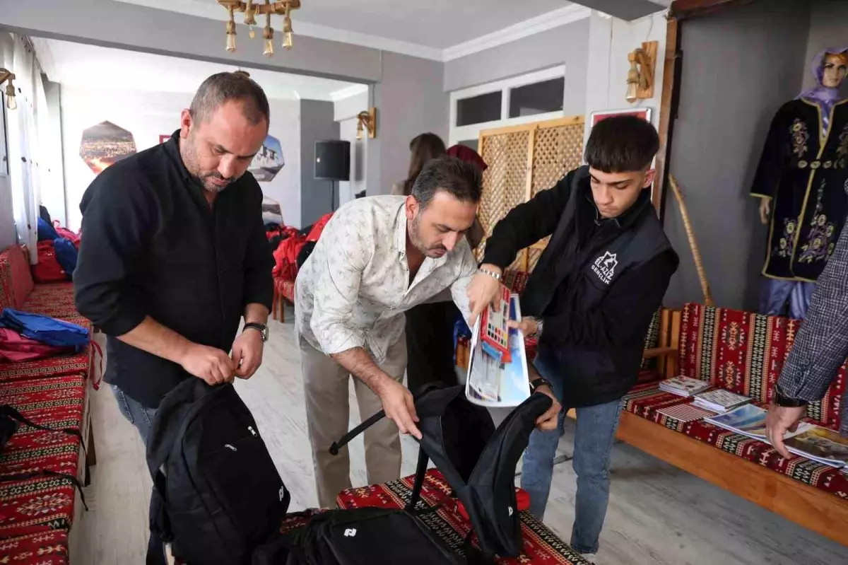 Elazığ'da 450 Öğrenciye Kırtasiye Yardımı