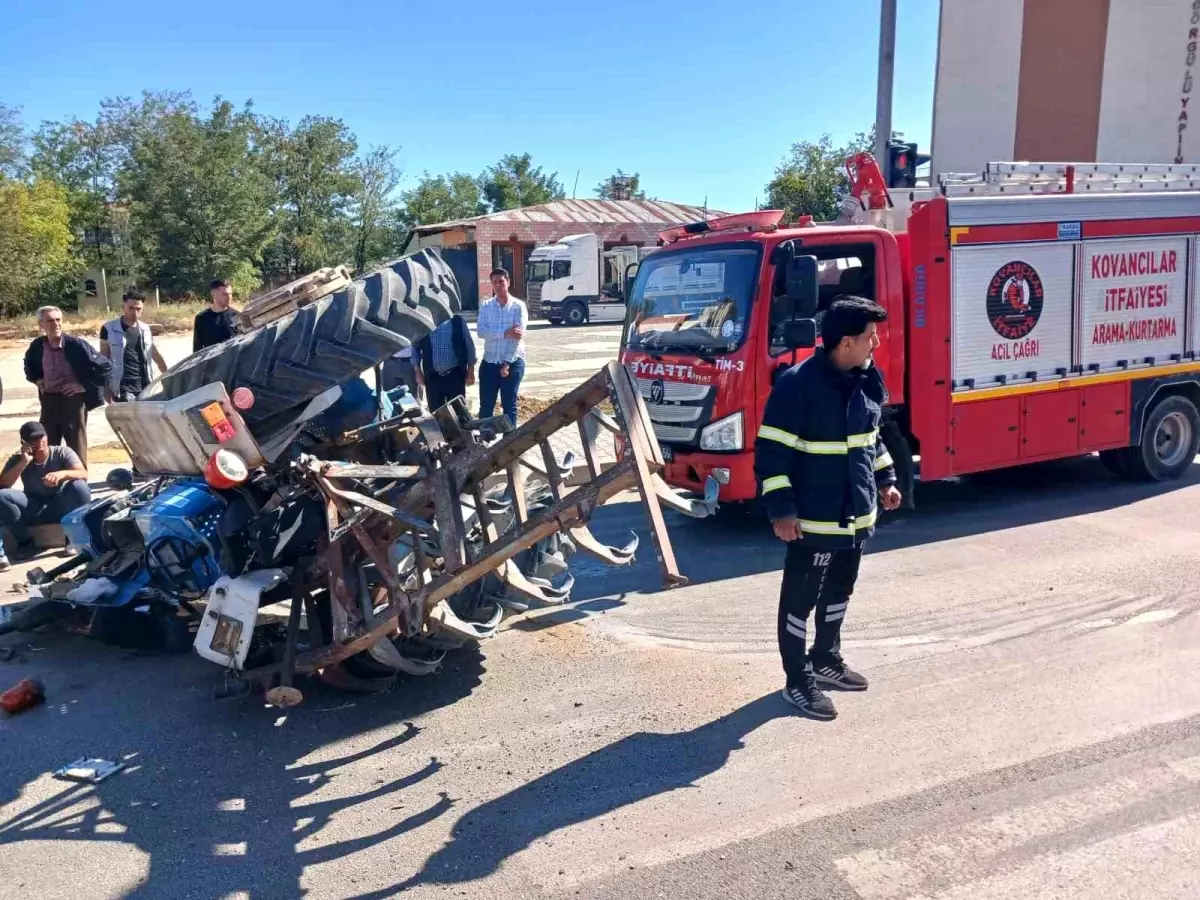 Elazığ'da Devrilen Traktörde 2 Kişi Yaralandı