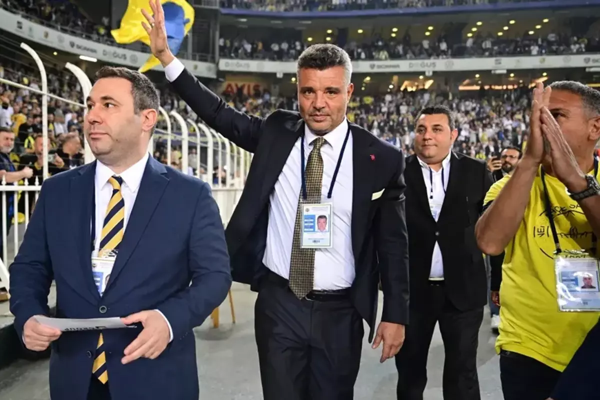 Fenerbahçe başkanı Sadettin Saran'ın aşk dosyası: Hülya Avşar'dan Emina Jahovic'e uzanıyor