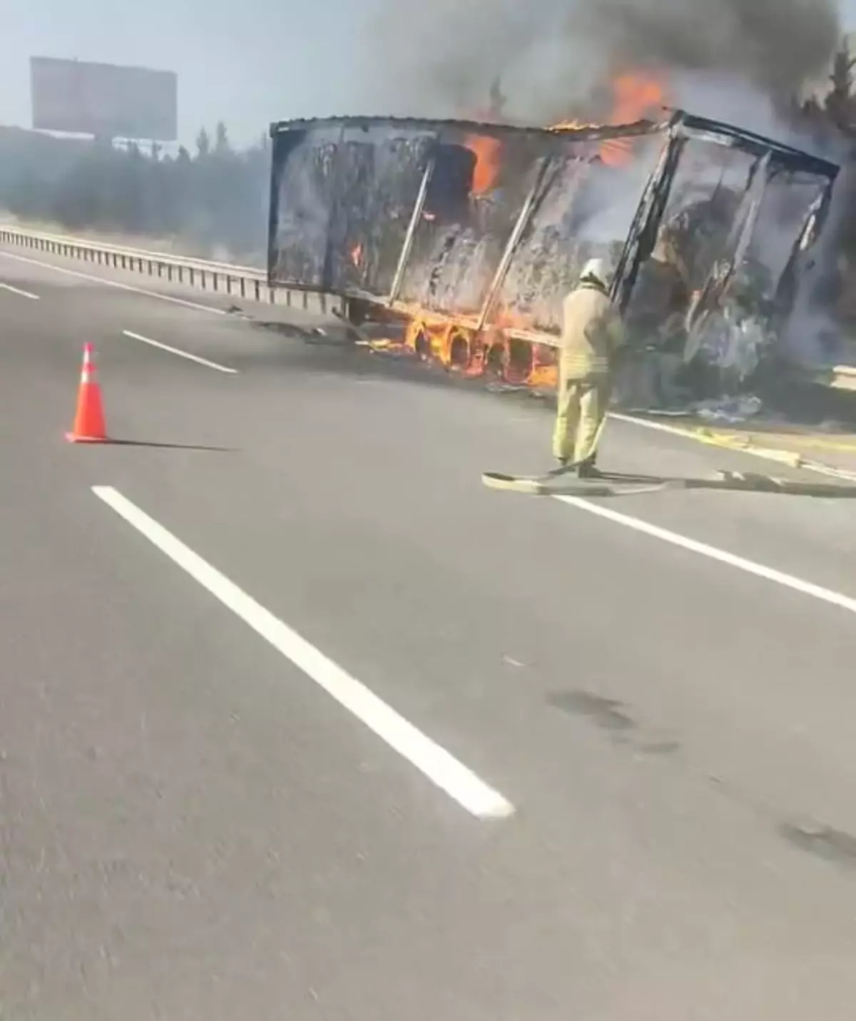 Kuzey Marmara Otoyolu'nda TIR Yangını