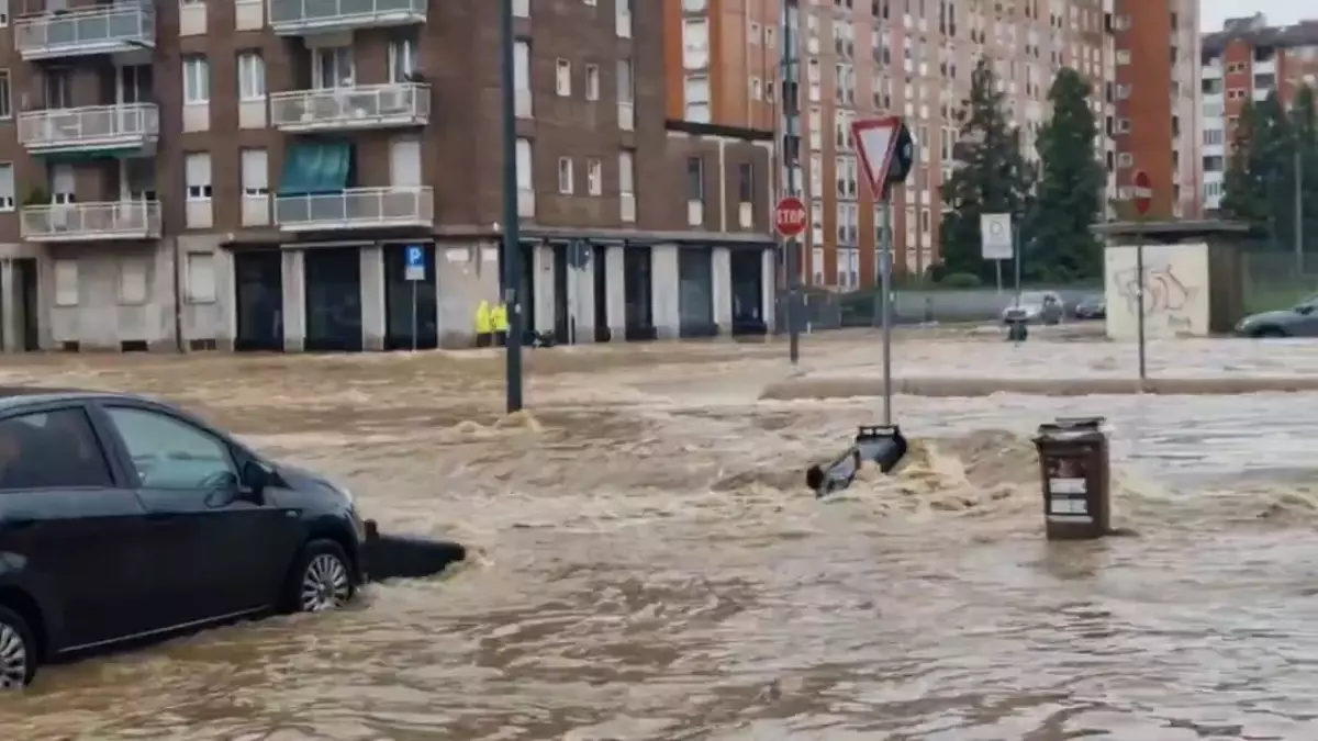 İtalya'nın Kuzeyinde Şiddetli Yağışlar Sele ve Toprak Kaymasına Neden Oldu