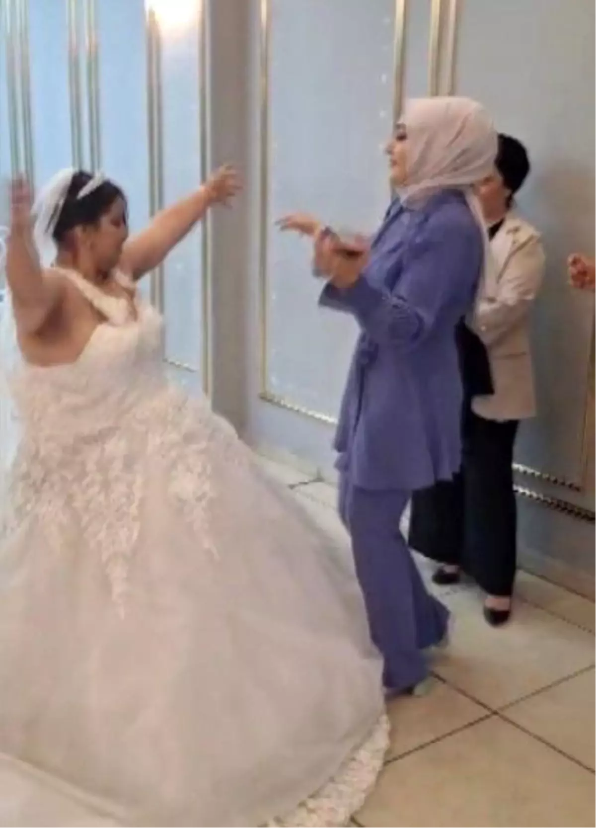 Kahramanmaraş'ta Özel Birey Büşra İçin Temsili Düğün Düzenlendi