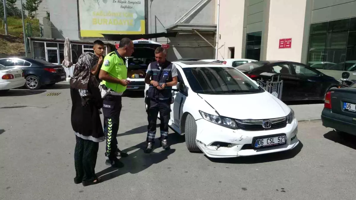 Malatya'da Kalp Krizi Geçiren Sürücü, 7 Araca Çarptı