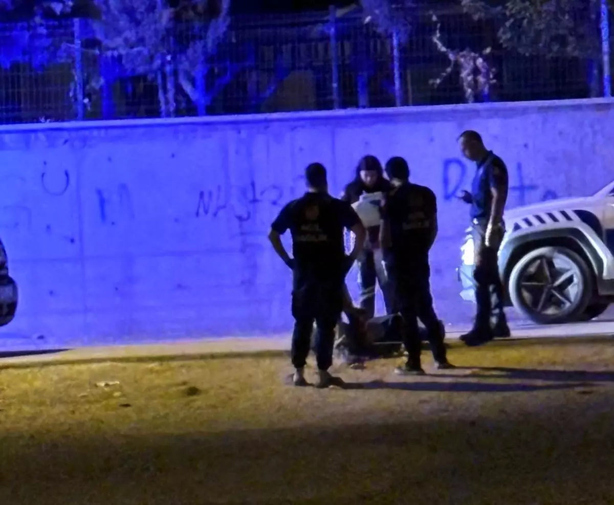 Adıyaman'da Madde Bağımlısı Sokak Ortasında Yığıldı