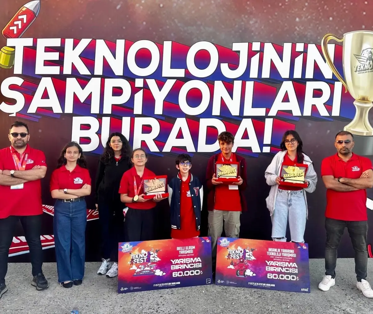 Mardinli Öğrenciler TEKNOFEST'te İki Kategoride Türkiye Birincisi Oldu