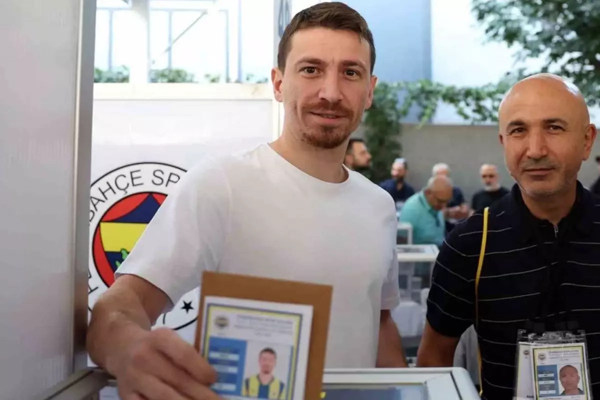 Mert Hakan'dan tüzüğe aykırı hareket