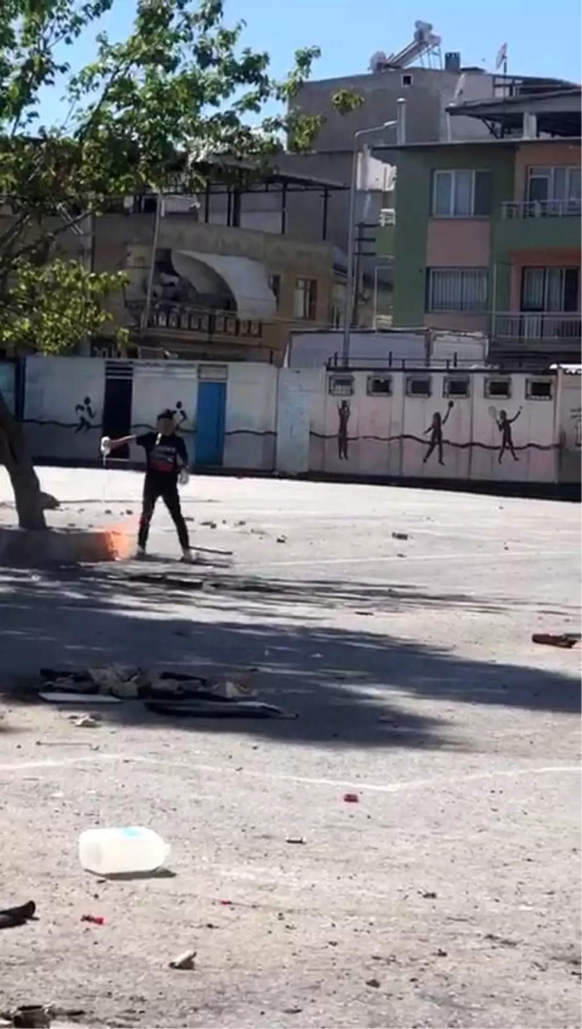 Boşaltılan Okulun Bahçesine Girip Zarar Veren Üç Kişi Yakalandı
