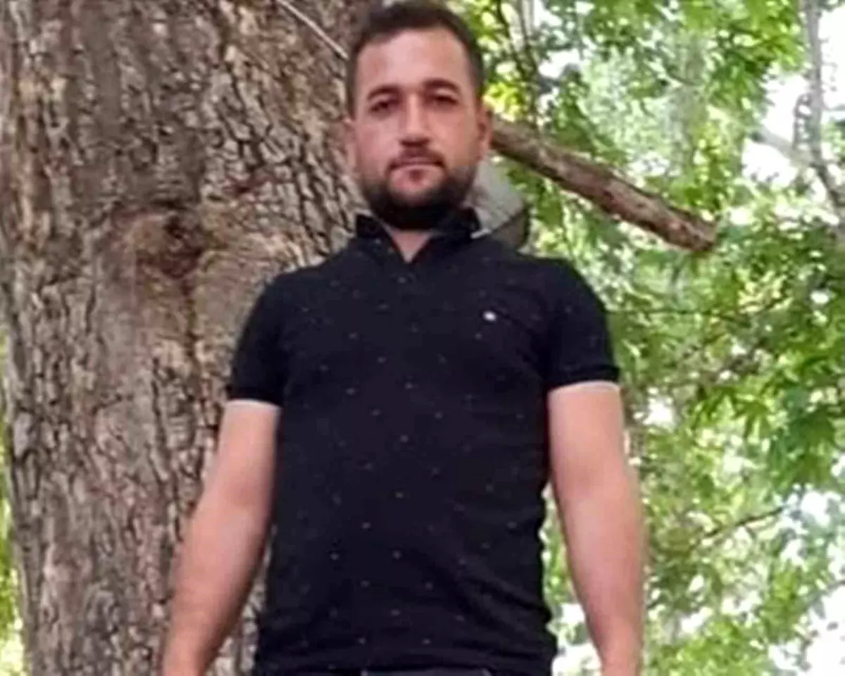 Mersin'de Tarım Aracı Devrildi: Sürücü Hayatını Kaybetti
