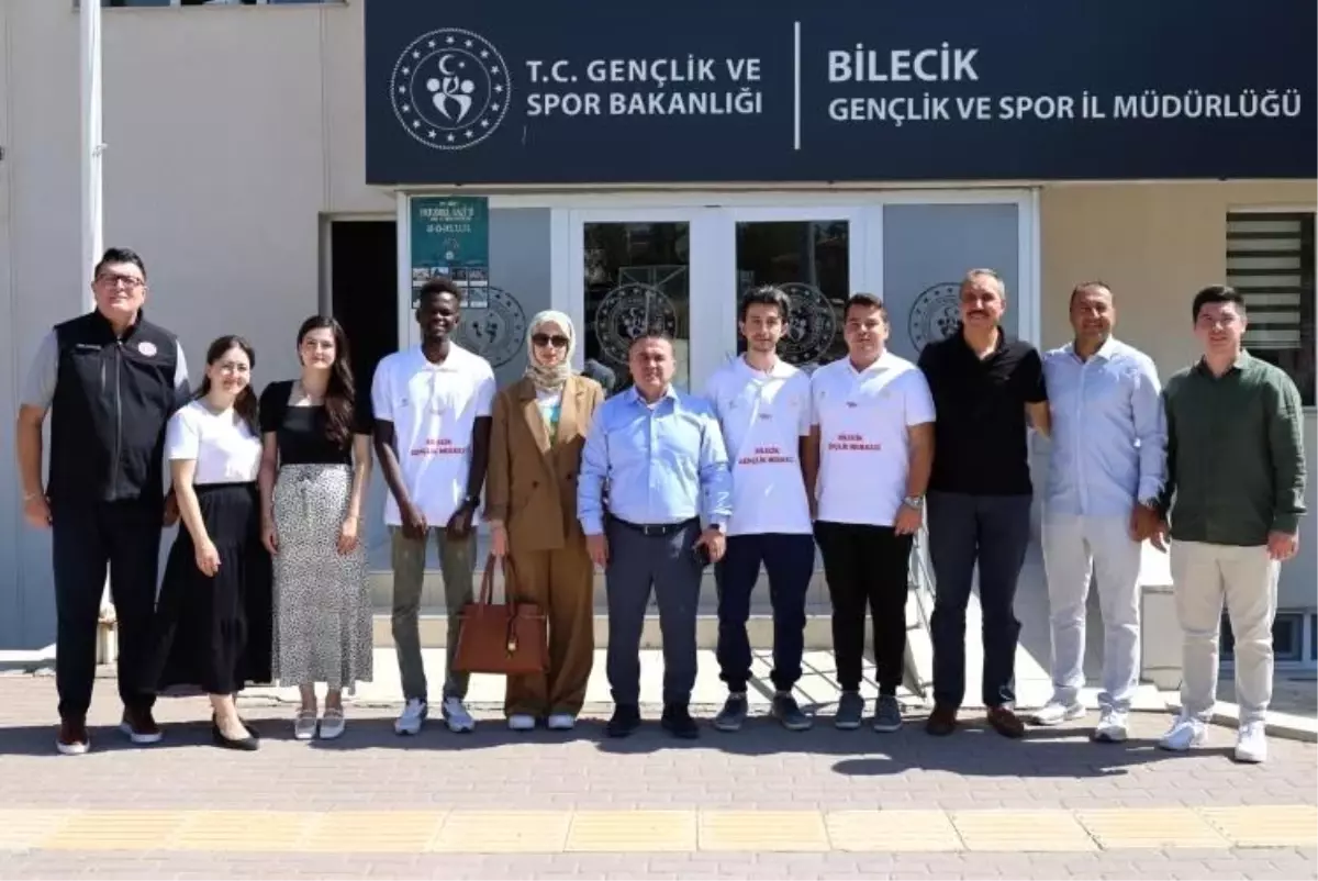Griffin-Bilecik GM Takımı, İl Müdürü Ramazan Demir'i Ziyaret Etti