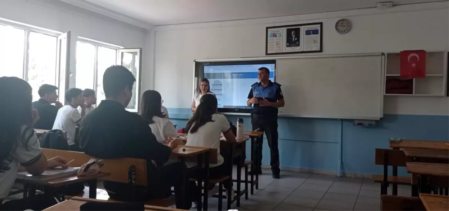 Niğde Emniyet Müdürlüğü'nden Güvenlik Bilgilendirme Çalışmaları