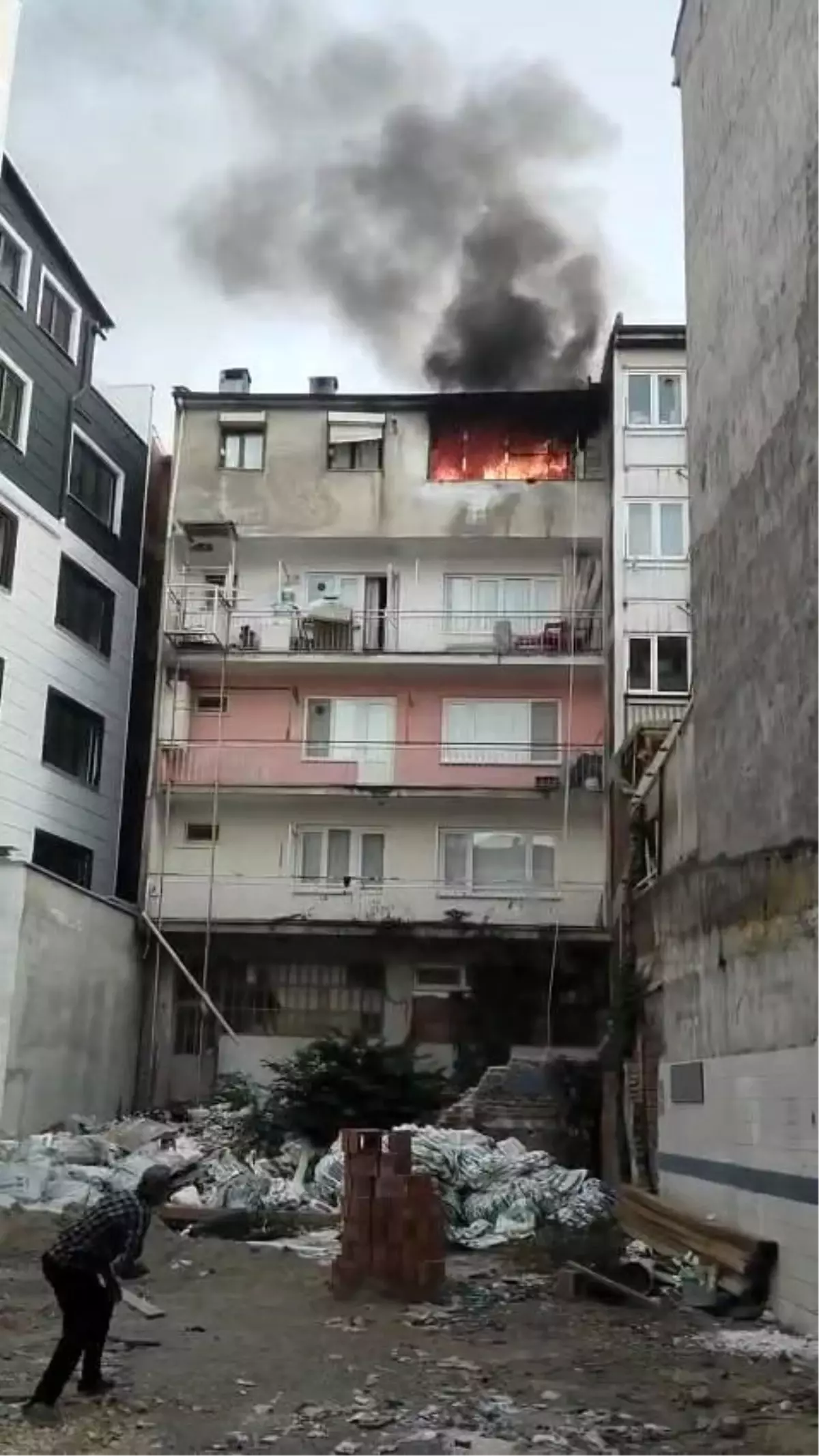 Bursa'da Apartman Yangını: Korku Dolu Anlar