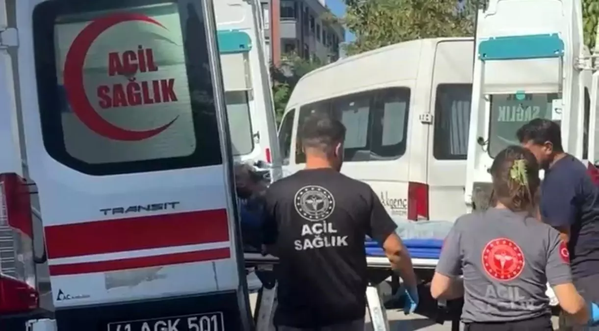 Gebze'de 5 Katlı Apartmanda Yangın: 1 Kişi Hastaneye Kaldırıldı