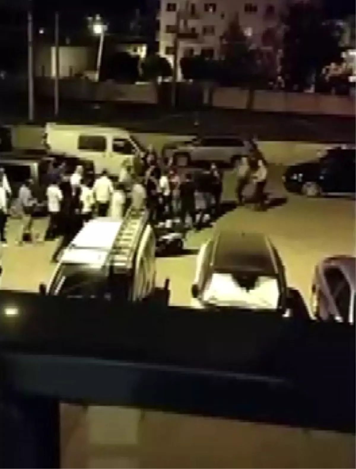 İzmir'deki Düğün Salonunda Polis Ekiplerine Saldırı: 6 Şüpheli Tutuklandı