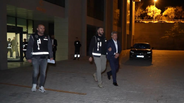 AK Party Mayor Ahmet Sungur was arrested